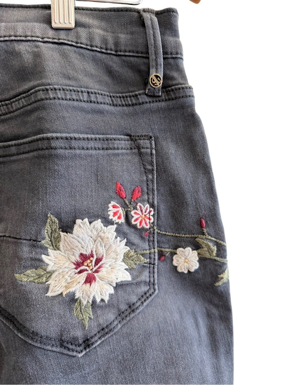 NWT Driftwood Jackie Floral Embroidered Skinny Jeans Size 31 - Picture 6 of 12
